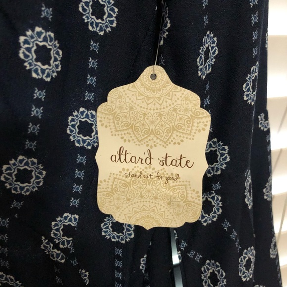 Dress - Picture 3 of 4